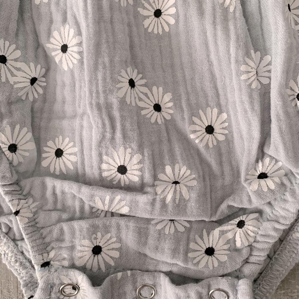 Floral Ruffled Spring Romper - Picture 4 of 4